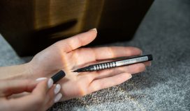 how to use a brow pen